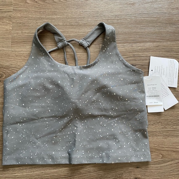 Beyond Yoga Alloy crop top with built in bra - Picture 3 of 4